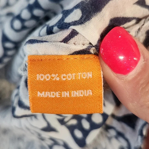 Oliphant Medium Button‎ Down Top - Picture 3 of 5